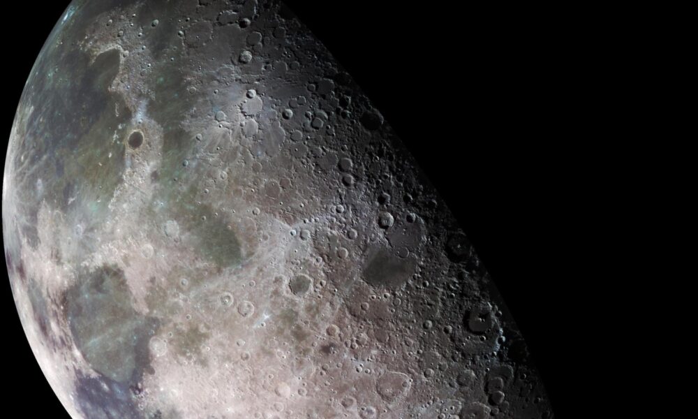  Scientists find evidence of solar-driven change on Moon