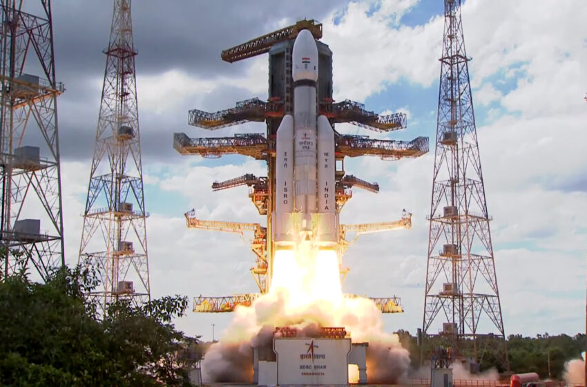  India’s ‘Bahubali’ rocket LVM3 lifts off with Chandrayaan-3