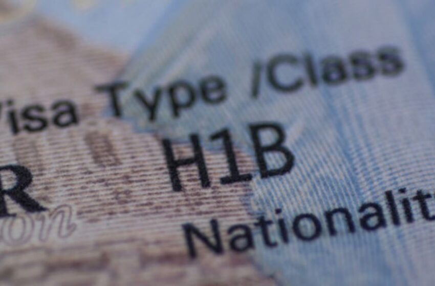  US lawmaker moves bill to double H-1B visas